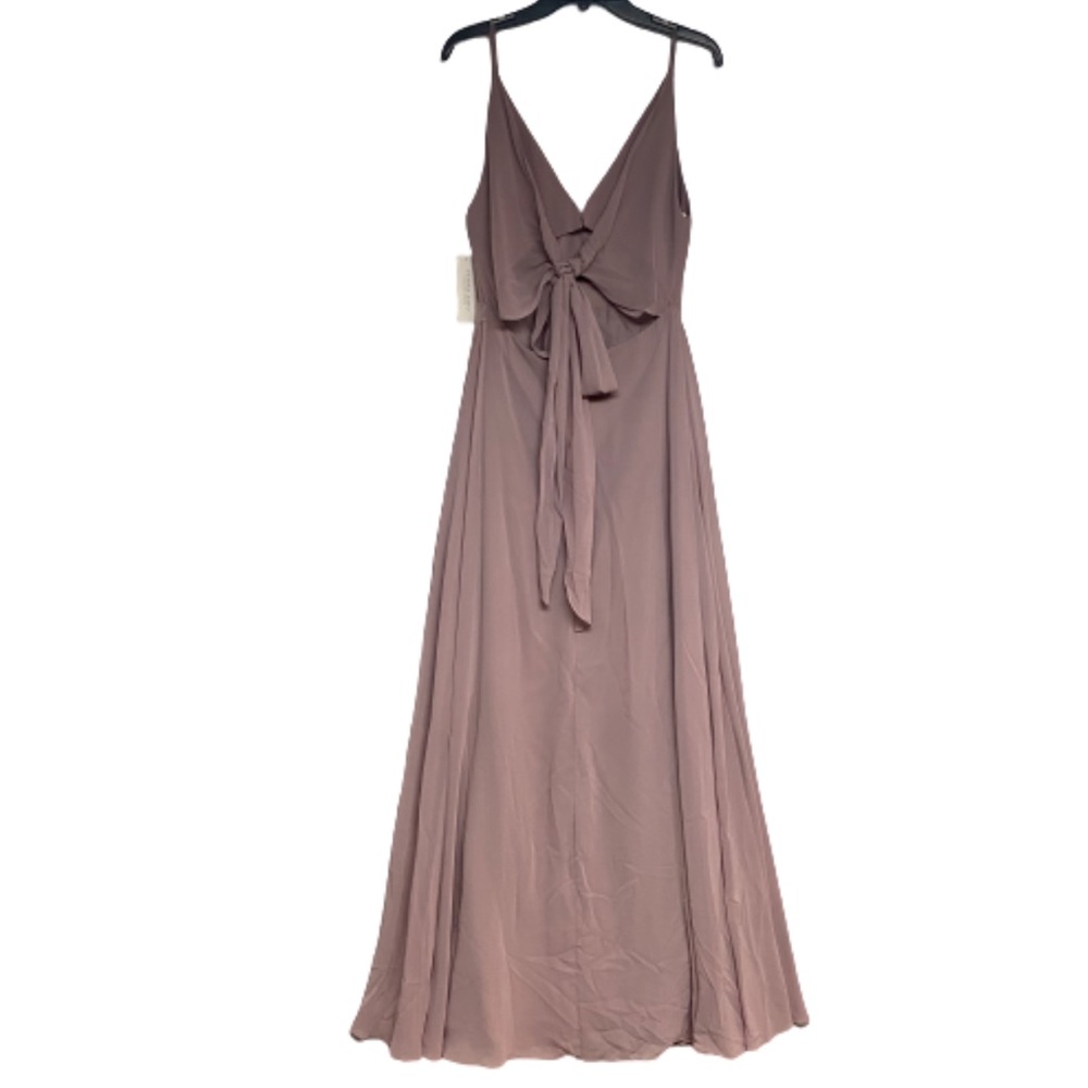 Jenny Yoo Collection Dani Tie Back V-Neck Gown Fig - Picture 3 of 10